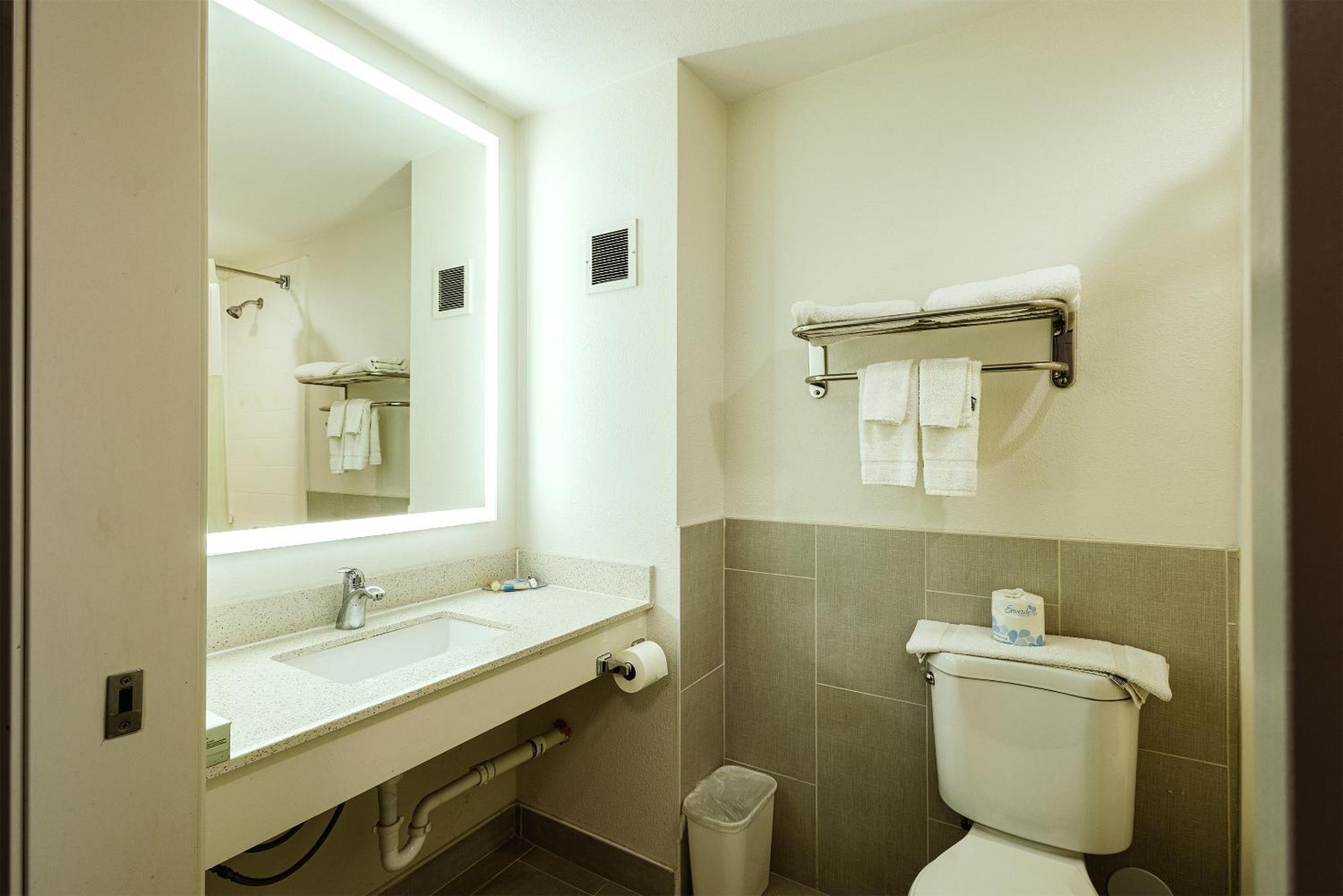 Coratel Inn And Suites By Jasper Saint Paul Minneapolis Inver Grove Heights Exterior foto